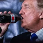 Donald Trump e convins că băuturile acidulate de tip fast-food omoară celulele canceroase pentru că pârjolesc iarba!