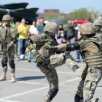 Sărbătoarea Forțelor Terestre Române: O privire detaliată asupra demonstrațiilor militare din București de Ziua Sfântului Gheorghe