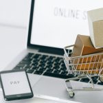 Avertismentul economistului Adrian Negrescu: Micro-datoriile românilor și riscul unei generații dependente