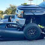 Accident spectaculos: Lamborghini Huracan strivit sub o camionetă de 3 tone în Florida