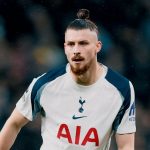 Fiorentina în căutarea unei noi identități: Radu Drăgușin, pionul central al reconstrucției