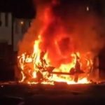 Explozie devastatoare în fața unei secții de poliție din Irlanda de Nord: O analiză a implicațiilor și a contextului actual