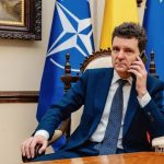 Nicușor Dan în Croația: O Analiză a Summitului Inițiativei celor Trei Mări și Provocările Politice Interne