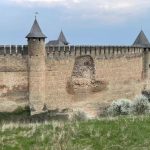 S-a prăbușit zidul Cetății Hotin – celebra fortăreață a lui Ștefan cel Mare. Autoritățile ucrainene sunt acuzate de neglijență totală